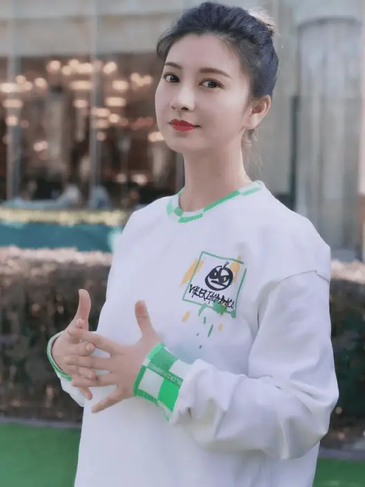 清醒演员_低调女明星_女明星整容吗