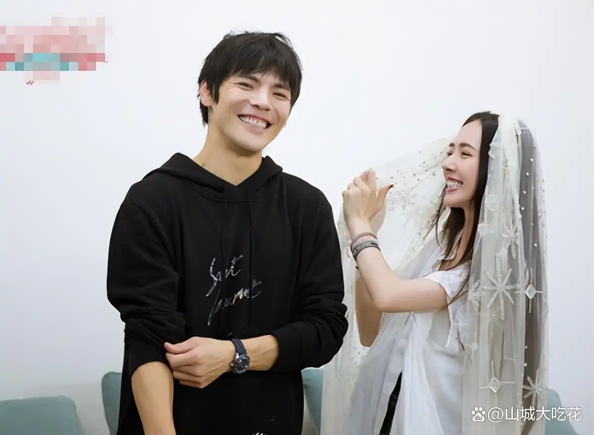 向佐郭碧婷感情真相_向太撮合向佐郭碧婷内幕_娱乐圈谁在追郭碧婷